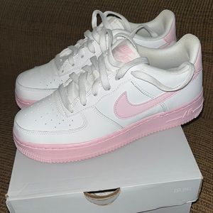 Pink Nike Air Force 1 low
